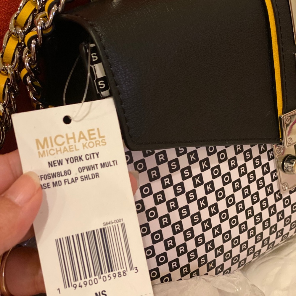 Michael Kors Rose MD Flap - Picture 11 of 14